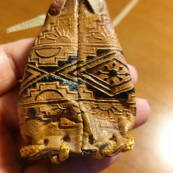 Leather Medicine Bag Necklace - Picture 2 of 5